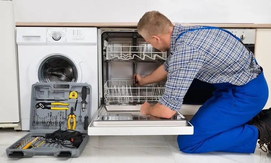 Yığılca Beko servisi teknisyen ekibi beyaz eşya tamiri yaparken
